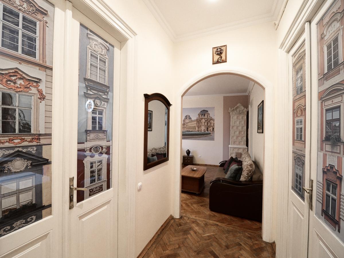 The Historical Family Nest In City Centre Lviv Exterior photo