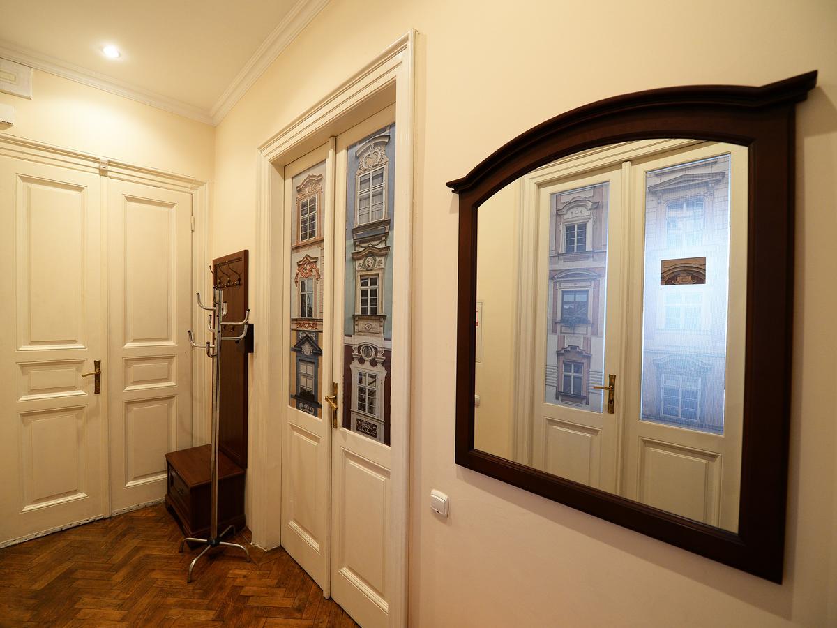 The Historical Family Nest In City Centre Lviv Exterior photo