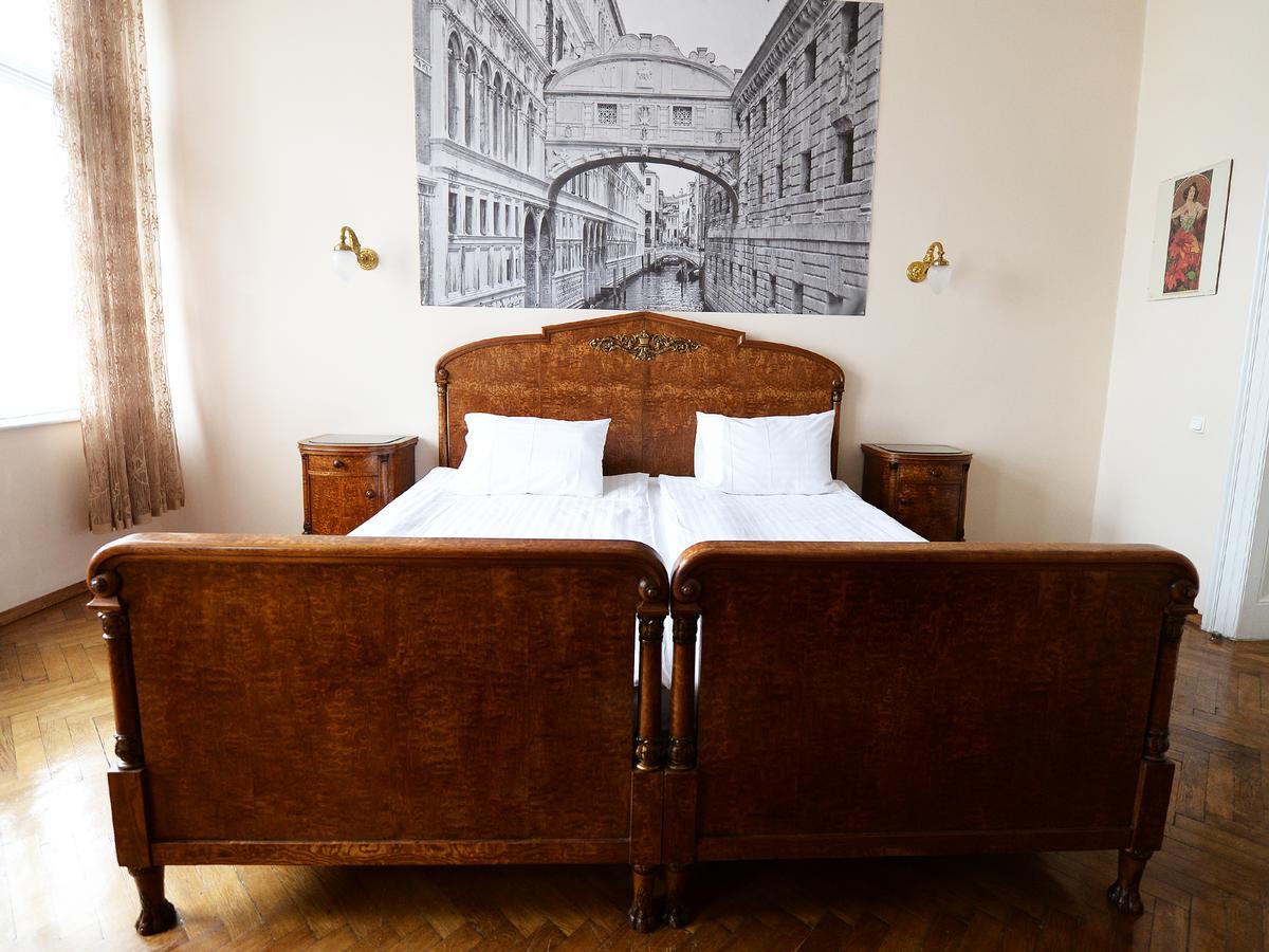 The Historical Family Nest In City Centre Lviv Exterior photo